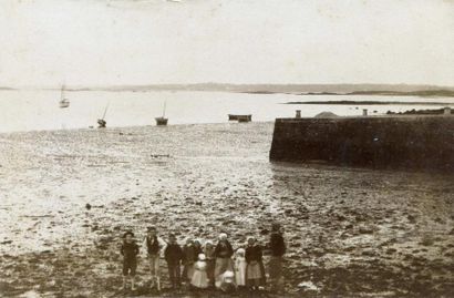 null Photographe non identifié. Paimpol, port de relâche, vers 1880. Tirage albuminé...