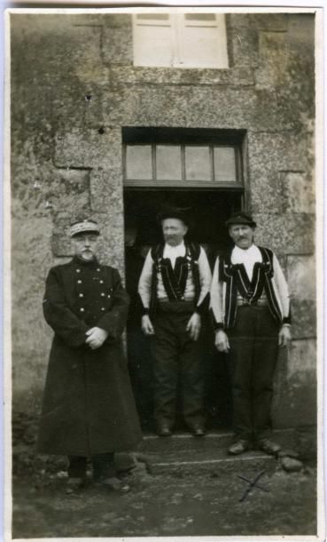null Photographe non identifié. Le préfet du Morbihan, Monsieur Guillemaut, 1917...