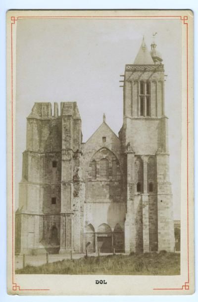 null ORDINAIRE. Dol-de-Bretagne, trois (3) photographies vers 1880. Tirages albuminés...