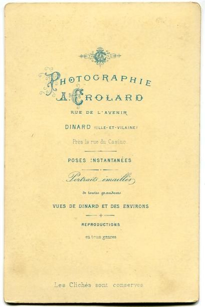 null A. CROLARD. Dinan, porte de Jerzual, vers 1880. Tirage albuminé d'époque 14,3...