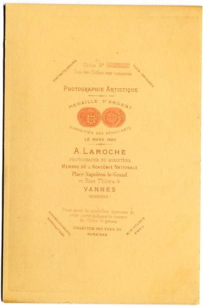 null LAROCHE. Sainte Anne d'Auray, vers 1880. Tirage albuminé d'époque 10,4 x 15,2...