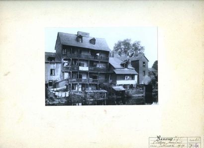 null Photographe non identifié. Rennes, " Château branlant ", 1919. Tirage argentique...