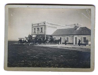 null Photographe non identifié. Belle-Ile-en-Mer, hôtel de l'Apothicairerie, 1906....