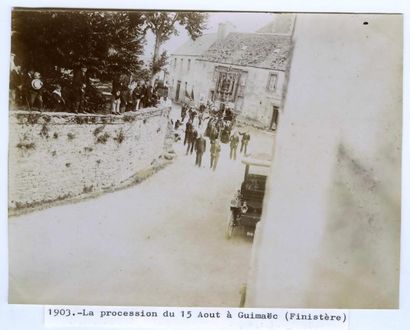 null Photographe non identifié. Guimaëc, procession du 15 aout 1903. Tirage argentique...