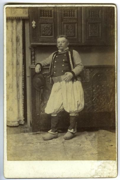  Albert GASC, photographe à Concarneau. Portrait de breton vers 1880. Tirage albuminé...