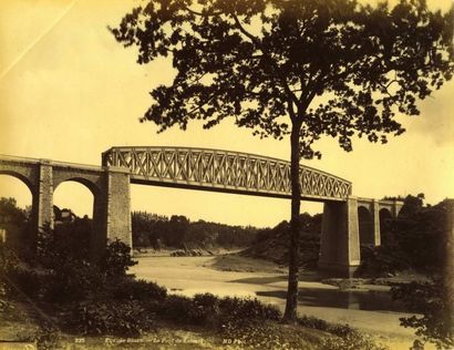 null NEURDEIN. Le pont de Lessard, vers 1880. Tirage albuminé d'époque, 20,8 x 27,2...
