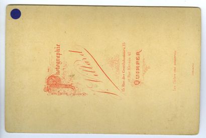null J.VILLARD . Le Guilvinec, vers 1875. Tirage albuminé d'époque 9,8 x 14,8 cm,...
