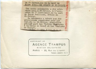 null TRAMPUS. Saint-Brieuc, 1934. Tirage argentique d'époque 13,8 x 20,1 cm sur feuille...
