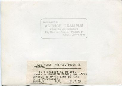 null TRAMPUS. Vannes, fêtes interceltiques, 1939. Tirage argentique d'époque 13,9...