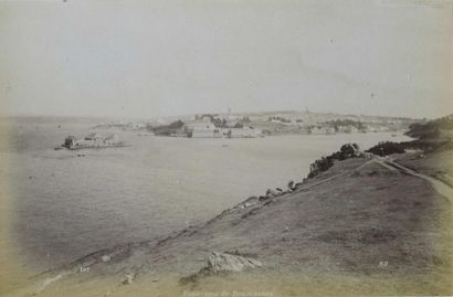 null NEURDEIN. Douarnenez, panorama de la ville, vers 1880. Tirage albuminé d'époque,...