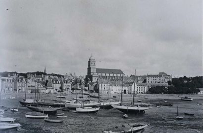 null Photographe non identifié. Album de 77 photographies : Saint-Malo, Cancale,...