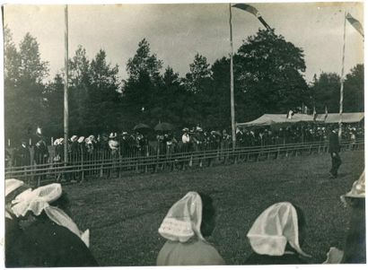 null Photographe non identifié. Guingamp, fêtes de la Saint Loup, vers 1910. Tirage...
