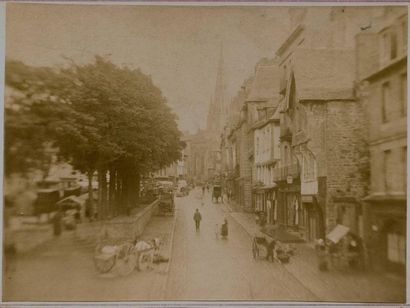 null Photographe non identifié. Guingamp, 1883. Tirage albuminé d'époque 10 x 13,5...