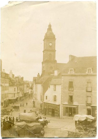 null Photographe non identifié. Vannes, deux photographies 1897 : l'église et vue...