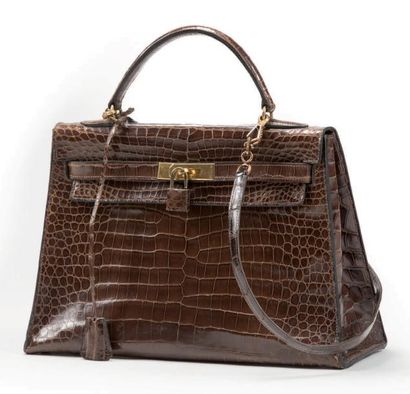 HERMES-Paris 
Sac Kelly en crocodile Porosus cacao (Australie), 32 cm-garniture en...