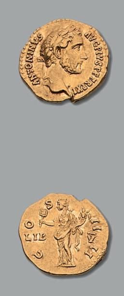 null ANTONIN le Pieux (139-161) Auréus. 7,24 g.
Sa tête laurée à droite. R/ La Libéralité...