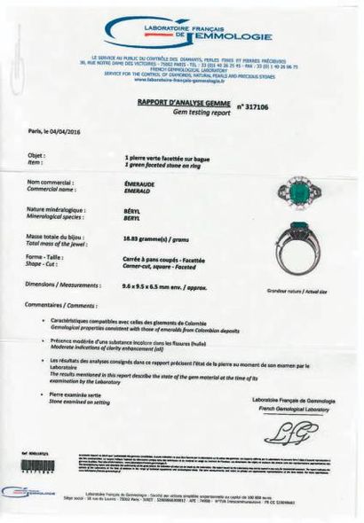 null Importante bague ouvrante à charnières en platine (min. 800 millièmes) ajouré...