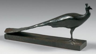 François POMPON (1855-1933) Paon Épreuve ancienne en bronze à patine brun vert. Signée...