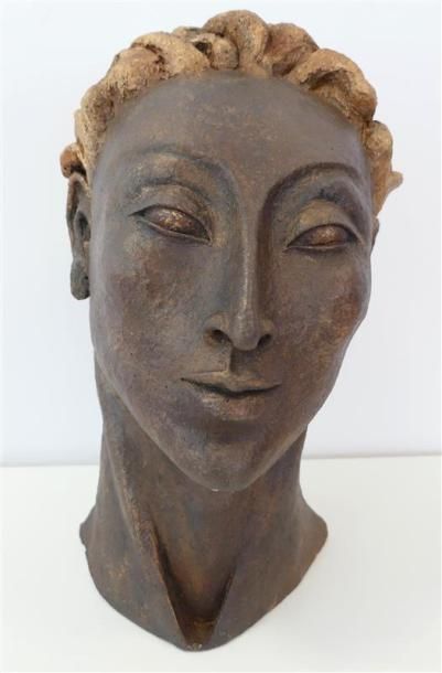 null Inès FARNY
1/ Tête de femme, 2002Sculpture signée33x23cm
2/ La grosse, 2002Sculpture...