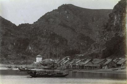 null Photographe non identifié. Indochine, dix-sept photographies (17) vers 1880-1890....