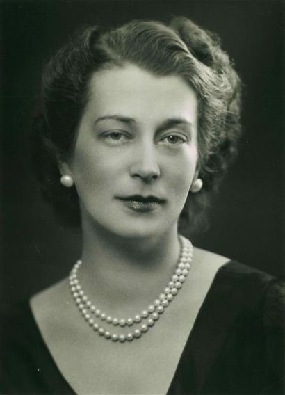 null Emile MARCOVITCH (1894-1981). Deux portraits de la Grande Duchesse Kira Kirillovna...