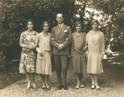 null Emile MARCOVITCH (1894-1981). Famille du Prince André de Grèce (1882-1944) et...