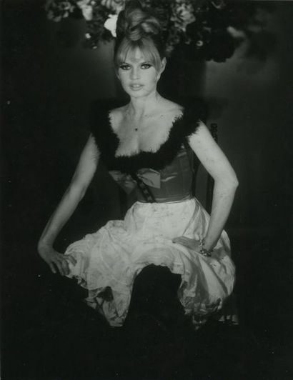 null 
Photographe(s) non identifié(s). Brigitte Bardot, trois portraits vers 1960-1965....