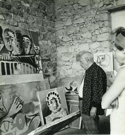 null 
Marcel COEN. Picasso, vers 1960. Tirage argentique d’époque, 19,2 x 17,9 cm...