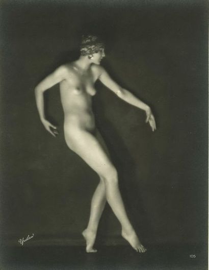 null WALERY. Nu féminin, vers 1930. Tirage argentique d’époque, 21,9 x 16,8 cm sur...