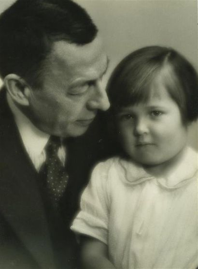 null Emile MARCOVITCH (1894-1981). Sergueï Rachmaninov (1873-1943) et sa petite-fille...