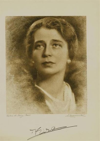 null Emile MARCOVITCH (1894-1981). Portrait de la Grande Duchesse Kira, vers 1935....