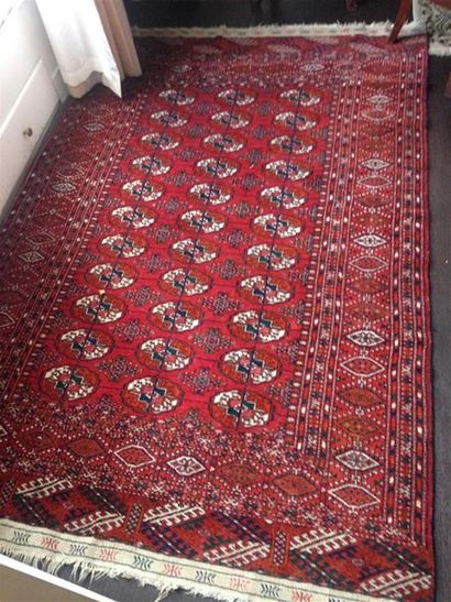 null TAPIS Boukharra XXeme siècle
200 x 130 cm
On joint un autre petit tapis Bou...