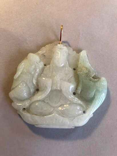 PENDENTIF «bouddha» en jade jadéite (de couleur...
