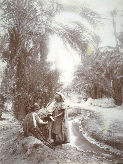 Attribué à Émile FRECHON (1848-1921) Algérie, Biskra, cinq photographies vers 1920
Tirages...