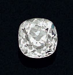 null DIAMANT taille ancienne de forme coussin pesant 2,68 carats (égrisures).
Doigt:...