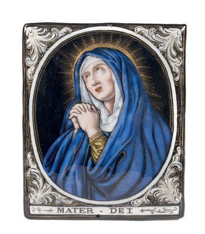null Plaque en émail peint polychrome représentant le buste de la Vierge en prière,...