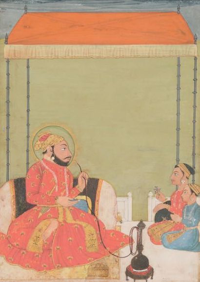 Inde, Rajasthan XIXe siècle Raja assis sur une terrasse en train de fumer le narghile
Gouache...