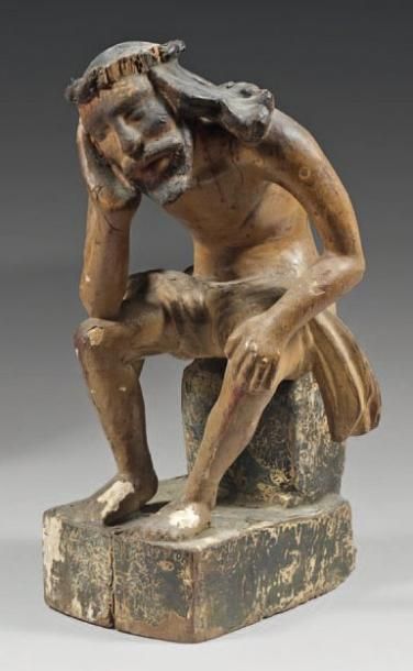 null Christ assis en bois sculpté polychromé. XVIIe-XVIIIe siècle. Haut. : 33 cm...