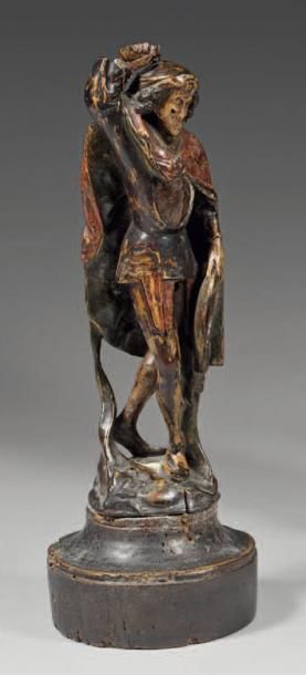 null Figure en bois sculpté peint et patiné représentant Saint Michel, le dragon...
