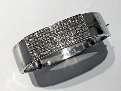 null BRACELET rigide ouvrant «Pretty Diamonds» en or gris (750 millièmes) partiellement...