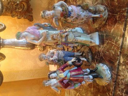 ALLEMAGNE et BERLIN Lot composé de six statuettes en porcelaine à décor polychrome.Findu...