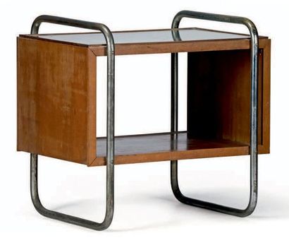André LURCAT (1894-1970) & THONET (éditeur) 
Table serveuse à structure en métal...