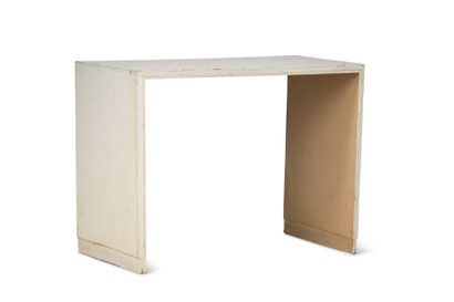 Andre LURCAT (1894-1970) 
Petit bureau en bois peint blanc à plateau rectangulaire...