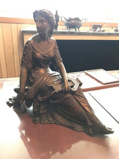 null Sculpture représentant une femme assise au luth
Bronze
H : 35 cm ; L : 42 c...