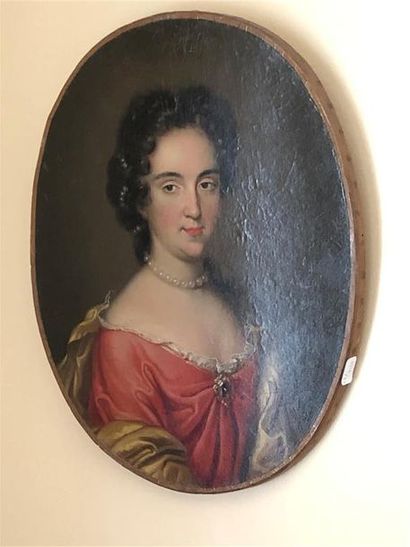 null Ecole FRANCAISE vers 1700
Portrait de femme à la perle
Toile ovale
40 x 31,5...