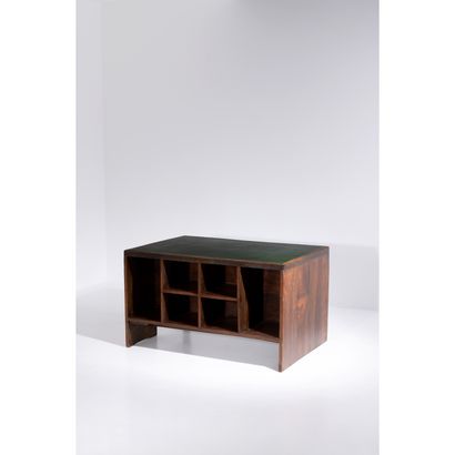 Pierre Jeanneret (1896-1967) Tabouret Pierre Jeanneret (1896-1967)
'Pigeonhole desk'
Teak,... Gazette Drouot