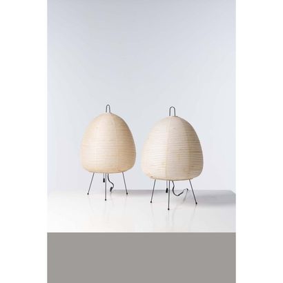  Isamu Noguchi (1904-1988)
Akari series - Model 1A
Pair of table lamps
Washi paper... Gazette Drouot