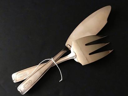 null Cutlery to serve plain fish in silver 950 °/°°°, goldsmith Ravinet d'Enfert...