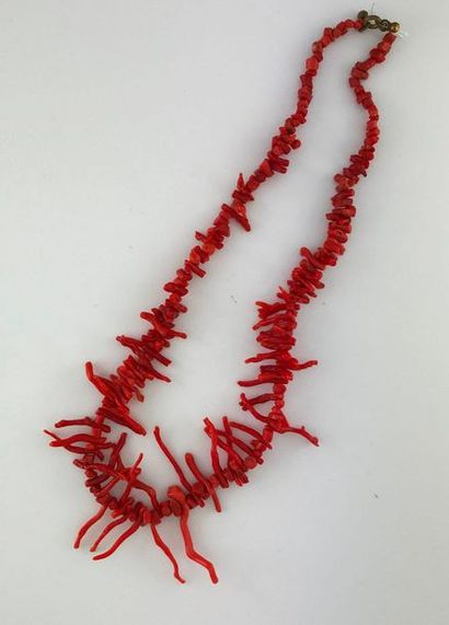 null Coral branch necklace