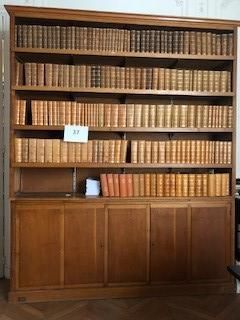 Important bookcase in natural oak veneer...
